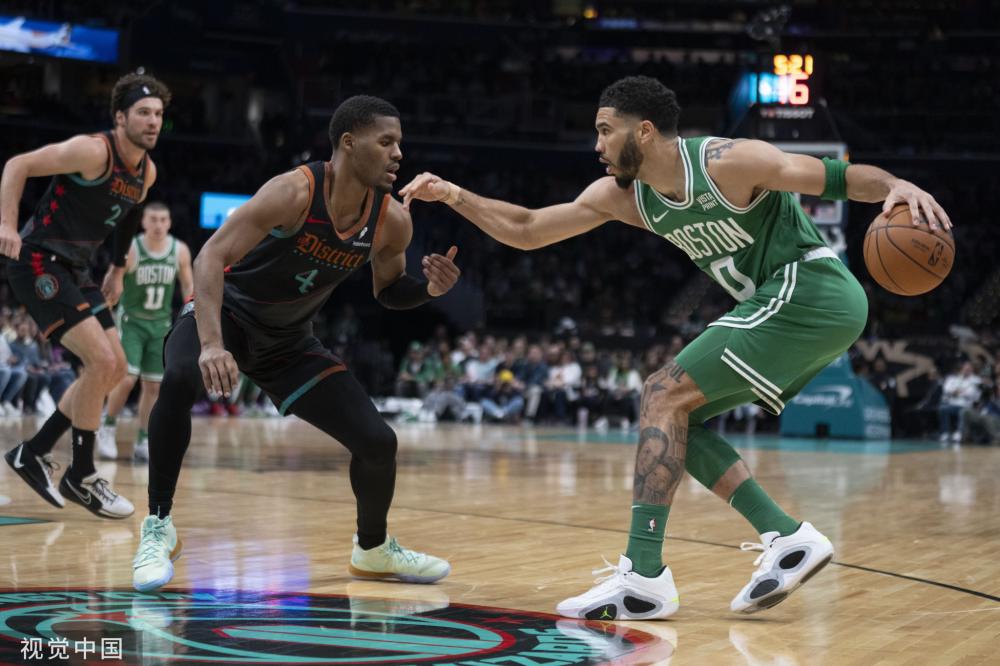 尼亚的中场 尼亚的中场